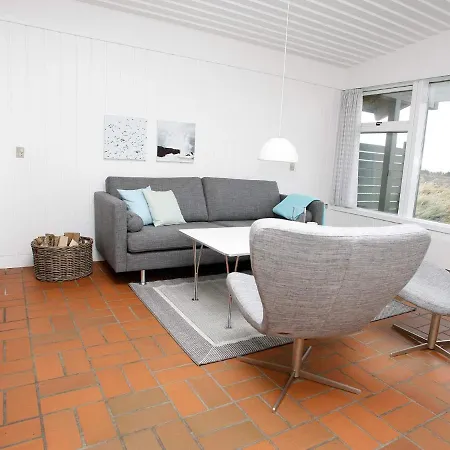 Holiday home Iv *